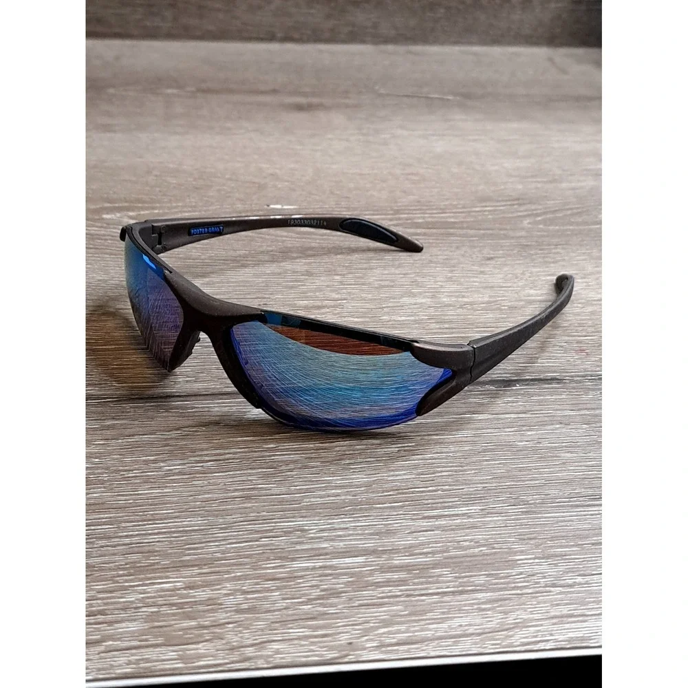 2 Foster Grant Max Block Blue Lens Sunglasses FosterGrant Scrimmage wrap